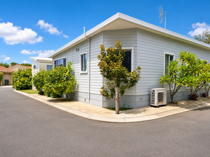 Others 3, The Best Beach Cabin, Busselton