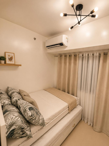 Bedroom 3, Posh 1BR @ SM Southmall w/ 100mbps and Netflix D+, Las Piñas