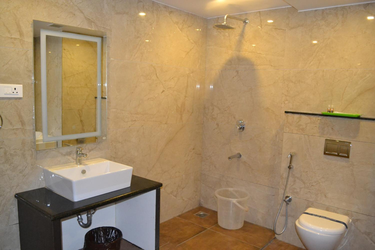 Bathroom 5, HOTEL RUBY PALACE, Tiruchirappalli