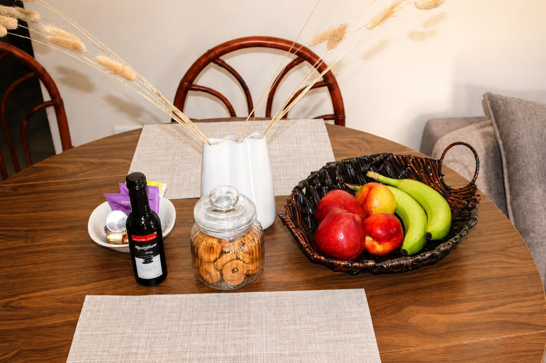Food & Drinks 5, Rodon Manor, Crete