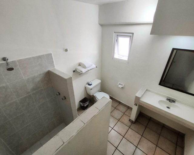 Bathroom, Hotel El Pescador, Puerto Vallarta