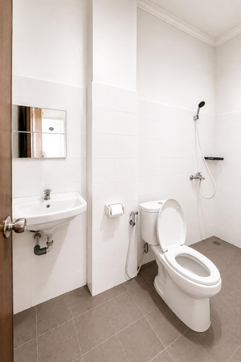 Bathroom 4, Rays Hotel & Residence, West Jakarta