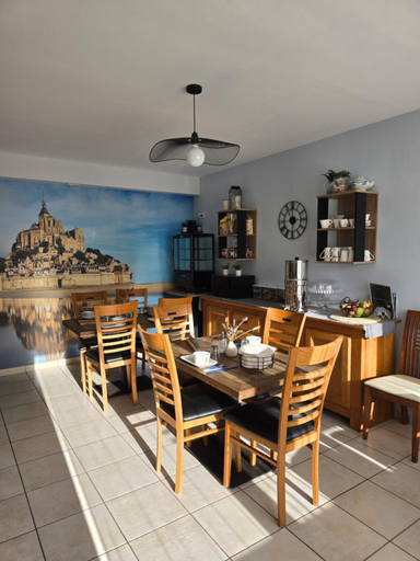 Food & Drinks 4, L'Aurore de la Baie, vue sur le Mont-Saint-Michel, Manche