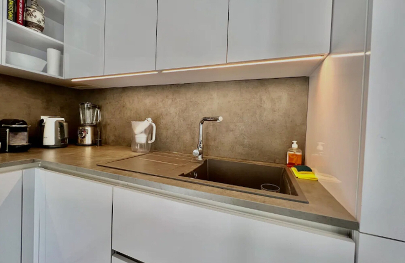 Room 2, Stylish 3-bedroom Gem Steps From Monaco Spacious, Alpes-Maritimes