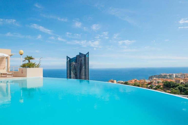 Room 5, High-end Residence With Pool and Panoramic Views, Alpes-Maritimes