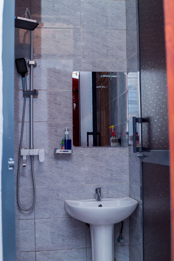 Bathroom 2, Cozy Core apartment, Dodoma Urban