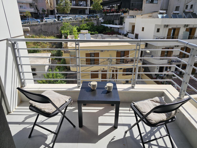 Others 3, The Bay Apartments, Sarandës