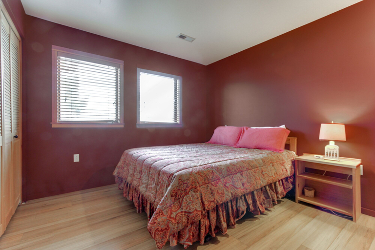 Room 3, Starling Lake House in Hayden, Kootenai