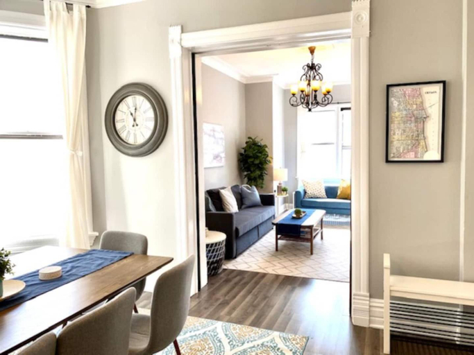 Others 5, Walk to Wrigley 3BR1BA Sleeps 8 Free Parking, Cook