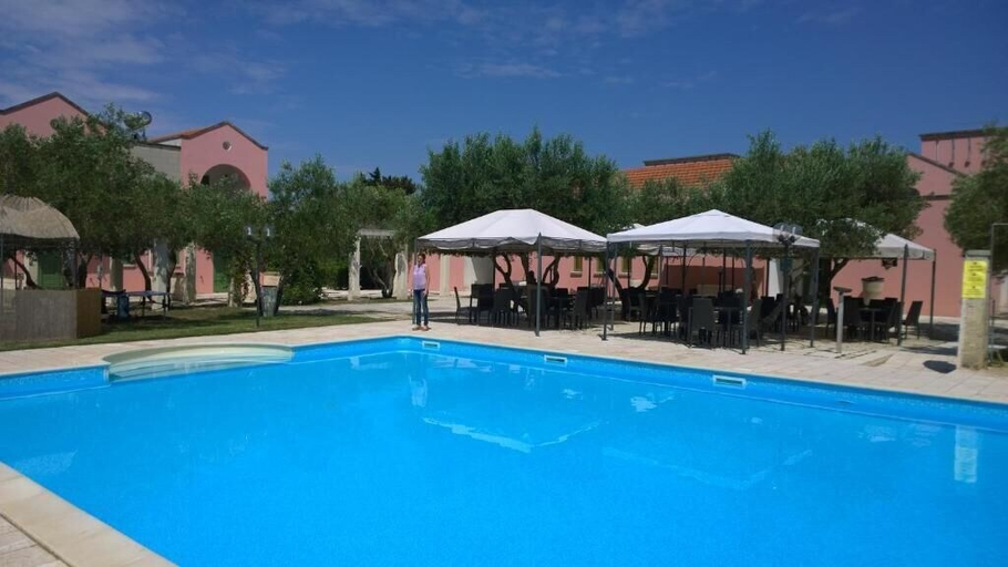 Pool 5, BORGO PRIMIZIA, Lecce