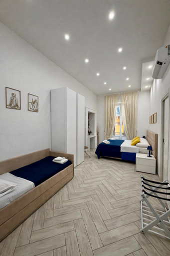 Bedroom 4, Flo', Napoli