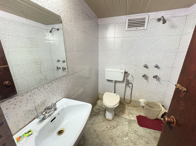 Bathroom 3, Apsara Near Mall Road, Darjiling