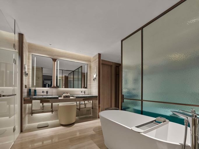 Bathroom 5, Doubletree By Hilton Chengdu Xinglong Lake, Chengdu