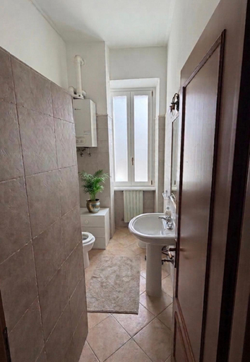 Bathroom, Il Nido, Rome