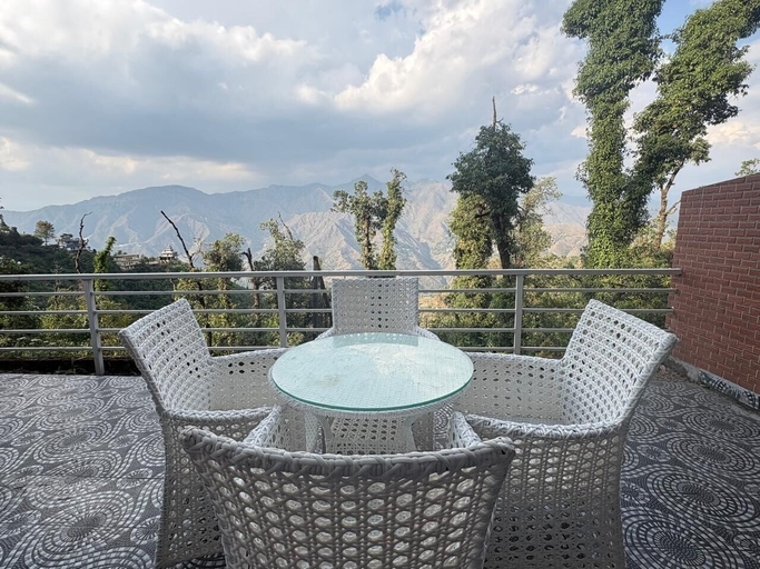 Outdoor dining 4, Grand vista retreit, Dehradun