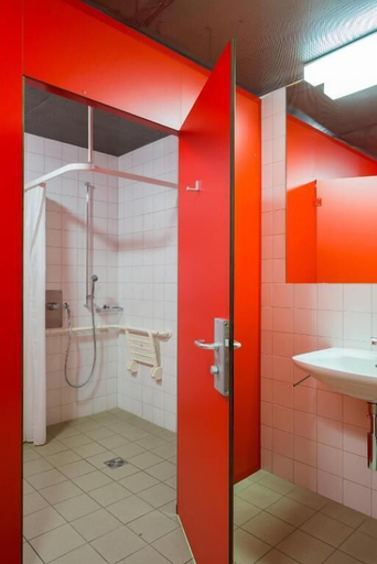 Bathroom 3, Youth Hostel Pontresina, Maloja