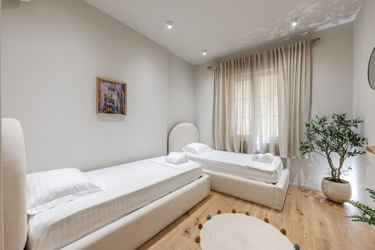 Room 5, The Homey Flat Stylish 2BR City Apartment, Tirana