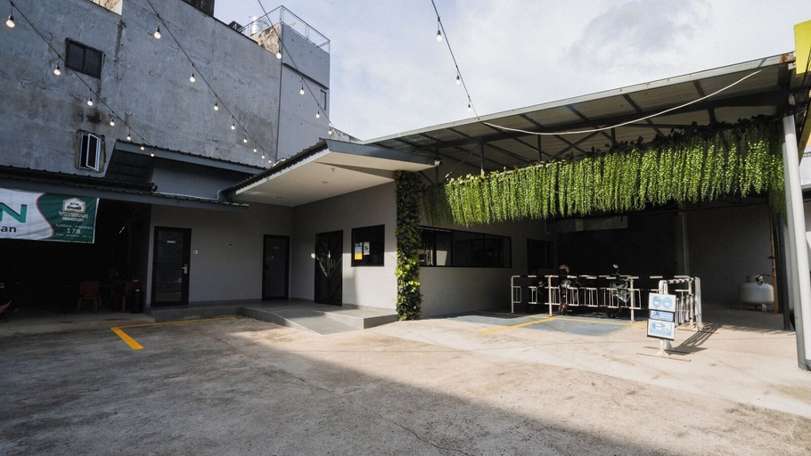 Exterior & Views 2, Veteran Homestay, Palembang