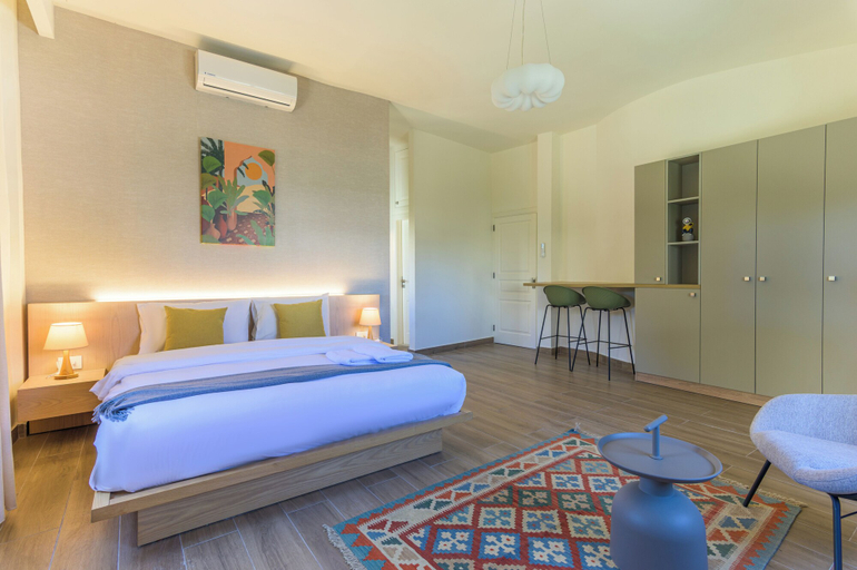 Room 5, Quattro - Deluxe Studios & Rooftop in Batroun, Batroun