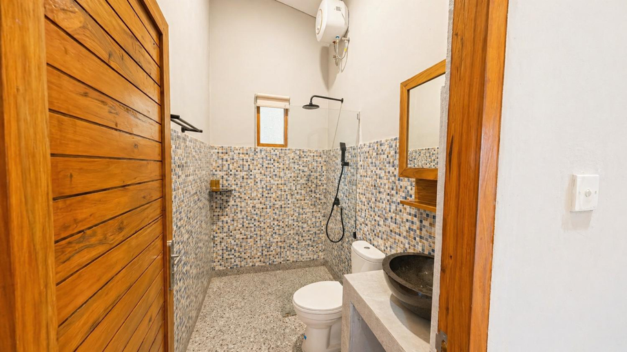 Bathroom 4, Istirahat Villas and Recovery SPA, Badung