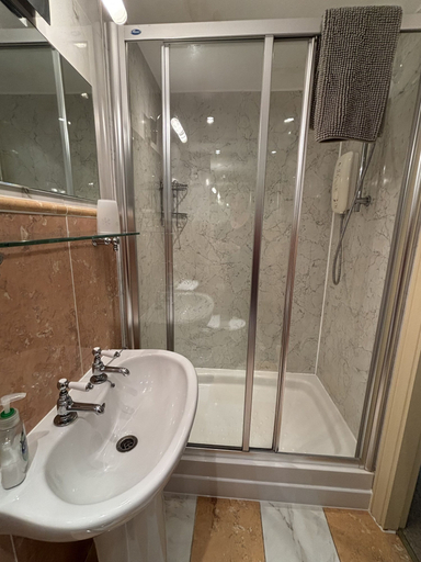 Bathroom 3, Thorpe Green House Vegetarian Bed and Breakfast, North Yorkshire