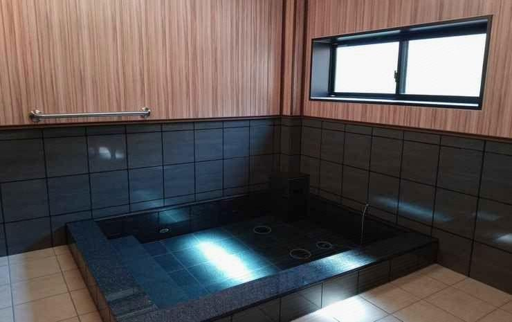 Bathroom 2, Minshuku Taharaya, Tahara
