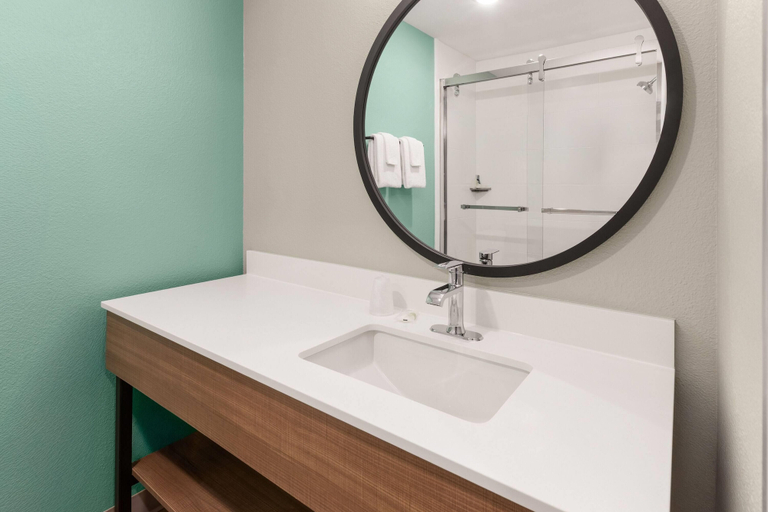 Bathroom 4, ECHO Suites Extended Stay by Wyndham Houston Pasadena Fwy Pl, Houston