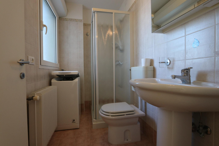 Bathroom 4, Duplex apartment with terrace, Venezia
