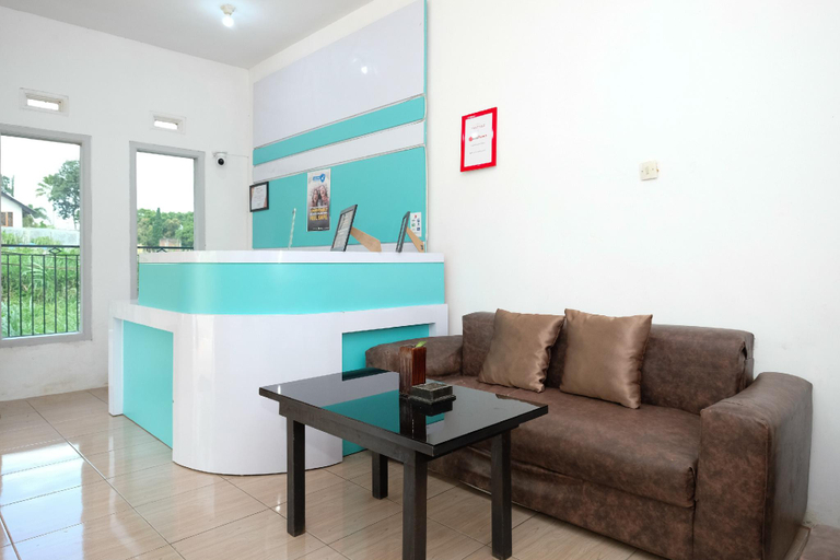 Public Area 3, RedDoorz @ Omahku Guest House Batu, Malang