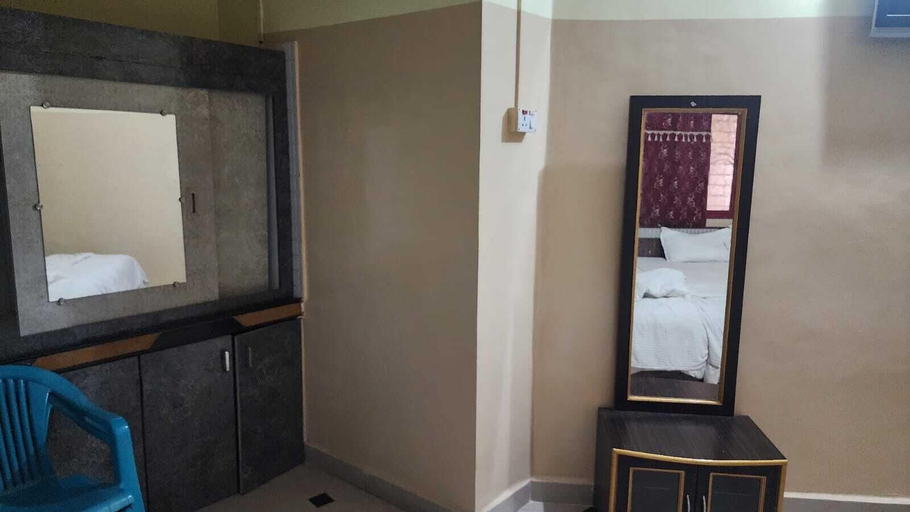 Others 5, Ghansar Lodge maharastra AC Room, Raigarh