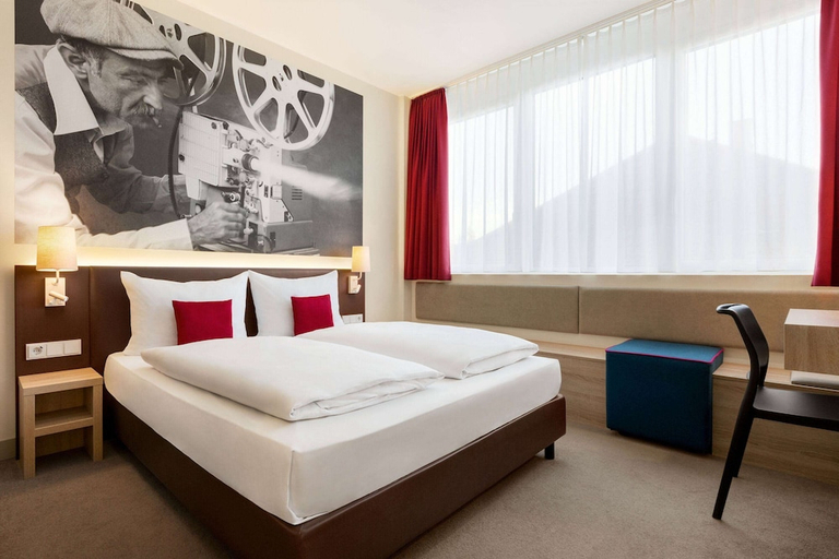 Bedroom 2, Vienna House Easy by Wyndham Munchen, München