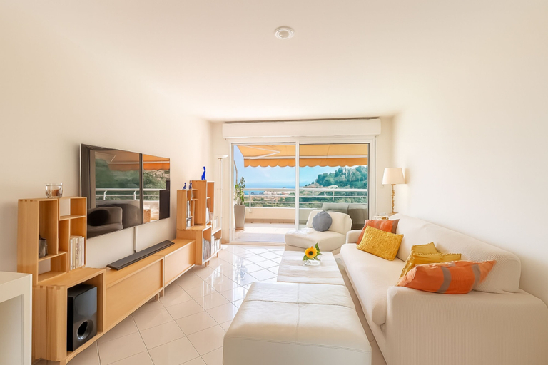 Room 2, High-end Residence With Pool and Panoramic Views, Alpes-Maritimes