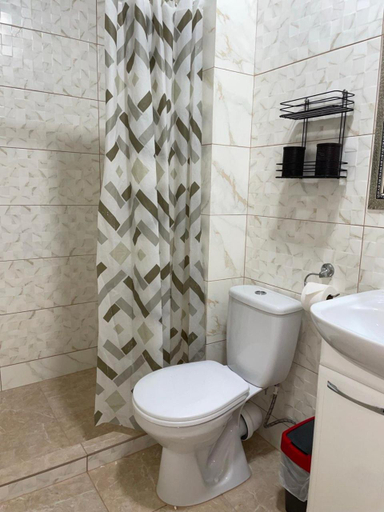 Bathroom 5, Рутенія, Drohobyts'kyi