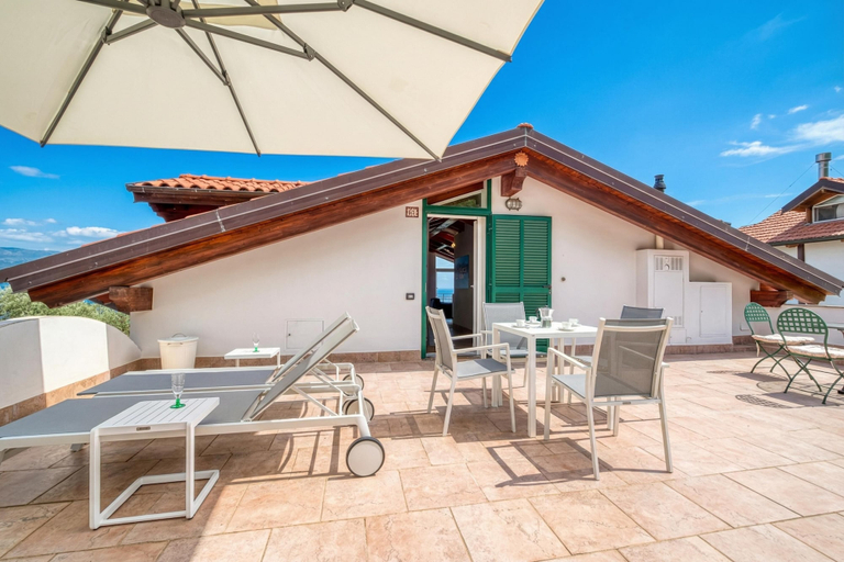 Exterior & Views 2, Villa Luce del Sol with Pool, Savona