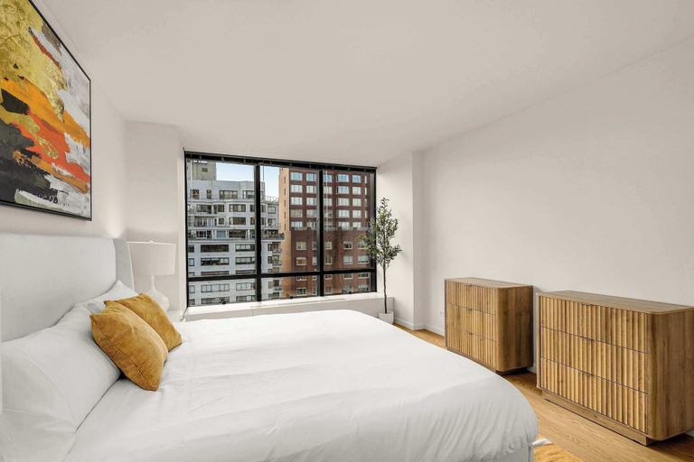 Room 4, Apex Executive Apartments - UES NY, New York