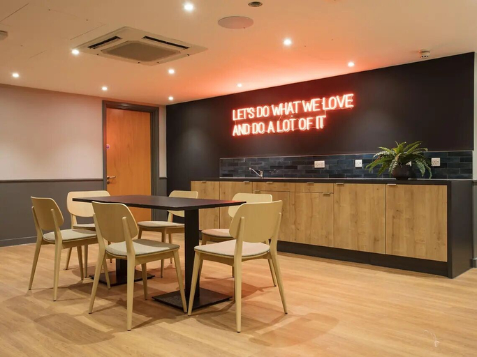 Dining 3, Student Only The Curve, London