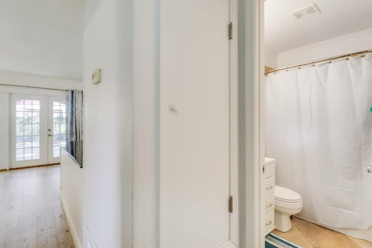 Bathroom 5, The Magnolia Retreat, Harrison