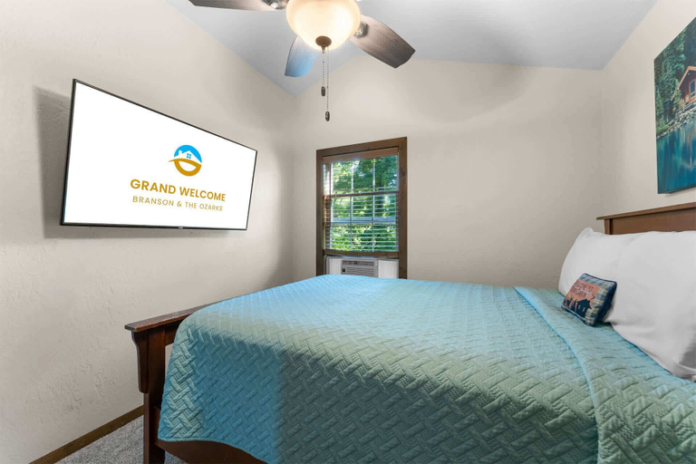 Bedroom 2, Hickory Hideaway - Communal Pool Access, Taney