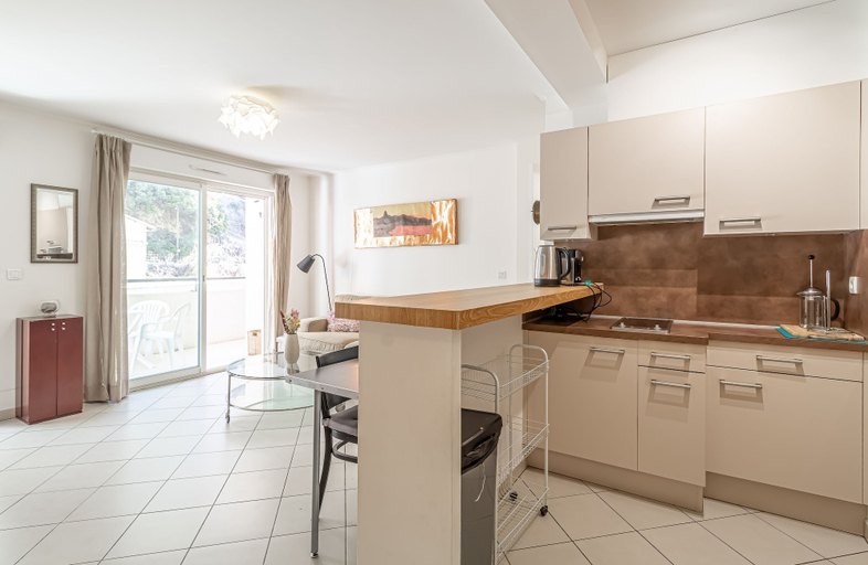 Room 2, One Bedroom Flat Near Monaco, Alpes-Maritimes