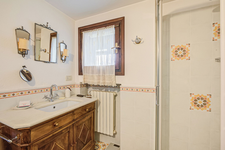 Bathroom 4, Grangia Sunset Balcony View for 7, Torino