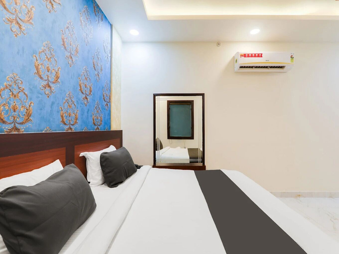 Room 3, Hotel Dev International, Lucknow