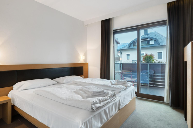 Bedroom 2, Residence Alpenrose, Bolzano