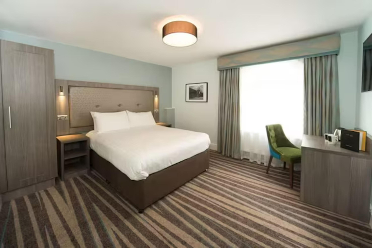 Bedroom 2, Wrexham Llyndir Hotel by Belvilla, Wrexham