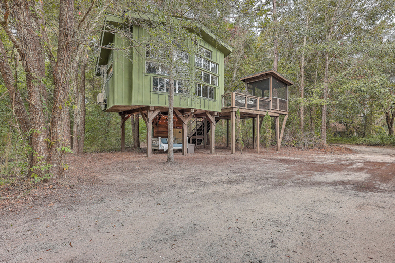 Interior 2, The Hummingbird Treehouse, Charleston