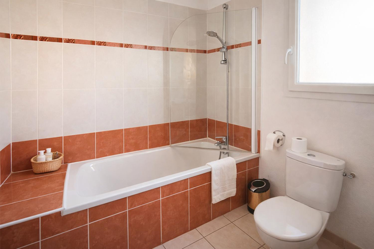Bathroom 2, Le Manon Residence, Var
