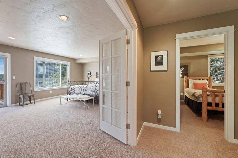 Room 4, Golden Butte 4 Bedroom Home by RedAwning, Deschutes