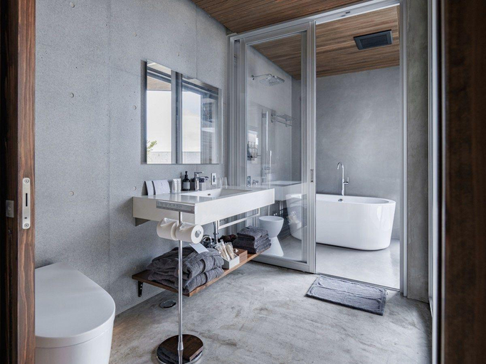 Bathroom 2, Tanegashima Araki Bekkan, Nishinoomote
