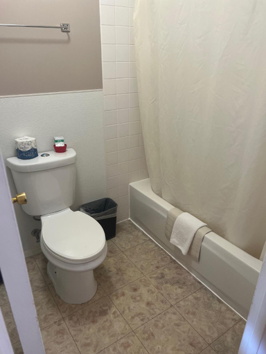 Bathroom 2, El Portal Motel, Nye