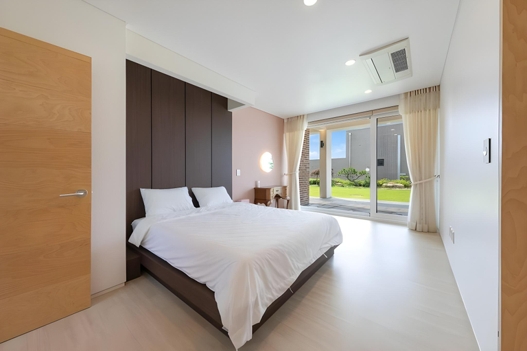 Bedroom 2, Goseong Magnolia Poolvilla, Goseong