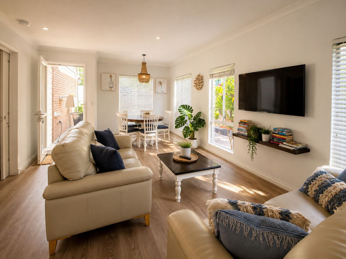 Others 5, The Best Beach Cabin, Busselton